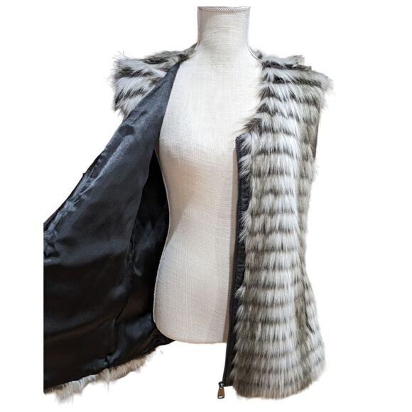 LIKE NEW VIA SPIGA Women's Faux Fur Zip Up Vest Faux Leather Trim Size L - Picture 5 of 11